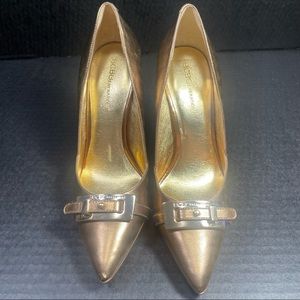 BRAND NEW NEVER WORN BCBGENERATION ANTIQUE BRONZE 4” HEELS 5.5M FLASHY!